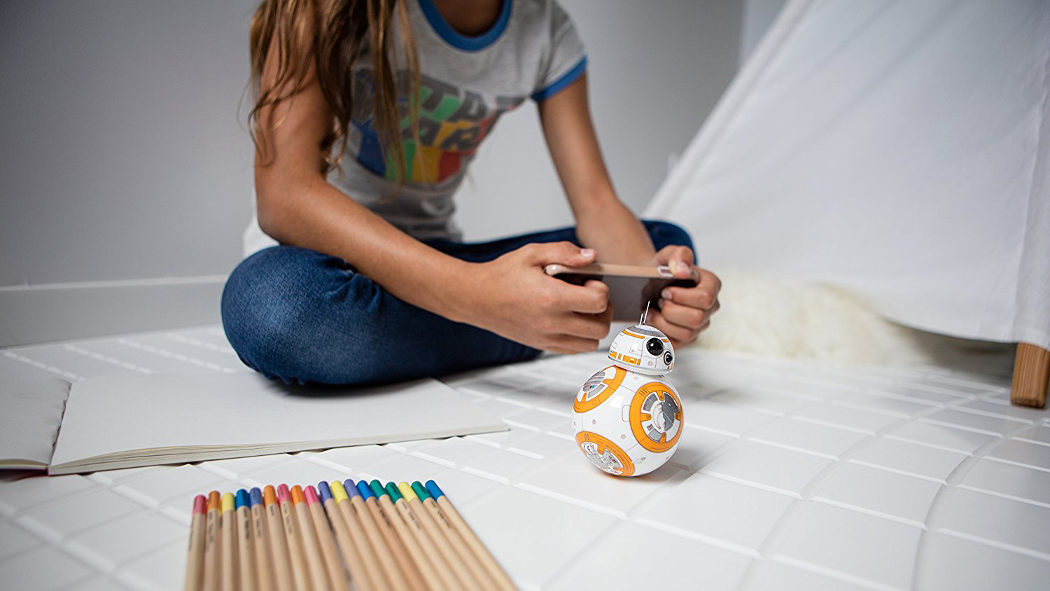 Купить интерактивная игрушка робот Sphero Star Wars BB-8 with Trainer  R001TRW (White) в Москве в каталоге умных игрушек с доставкой.  Характеристики, цены в интернет-магазине iCover.