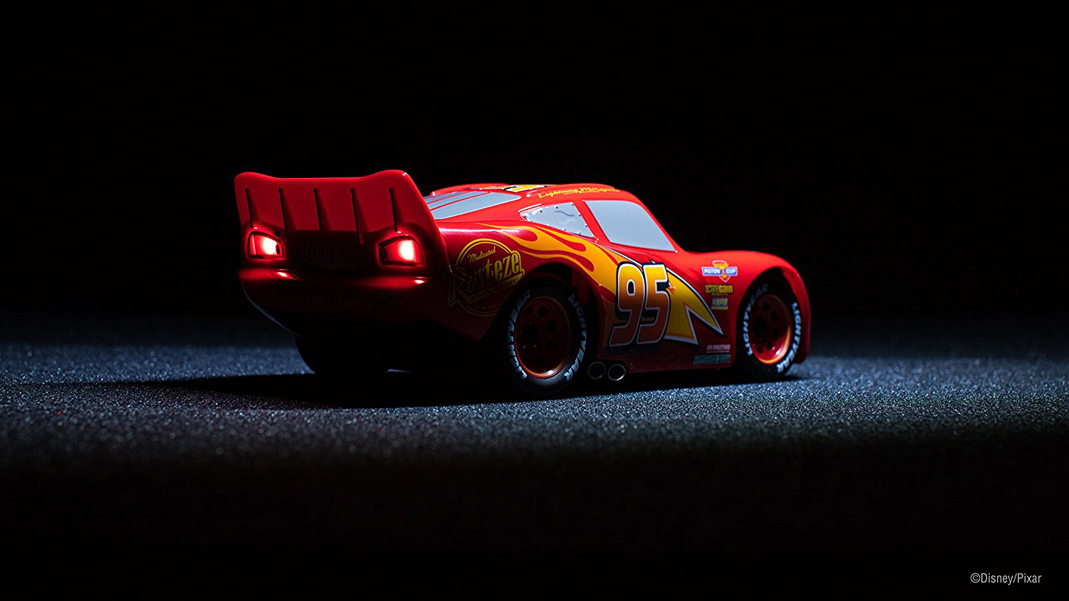 Купить интерактивная игрушка робот Sphero Ultimate Lightning McQueen  C001ROW (Red) в Москве в каталоге умных игрушек с доставкой.  Характеристики, цены в интернет-магазине iCover.