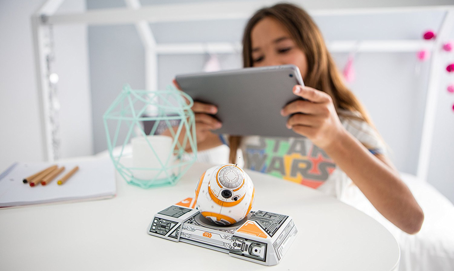 Купить интерактивная игрушка робот Sphero Star Wars BB-8 with Trainer  R001TRW (White) в Москве в каталоге умных игрушек с доставкой.  Характеристики, цены в интернет-магазине iCover.